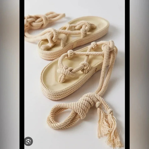 Alias Mae Wonder Sandals - Picture 2 of 7